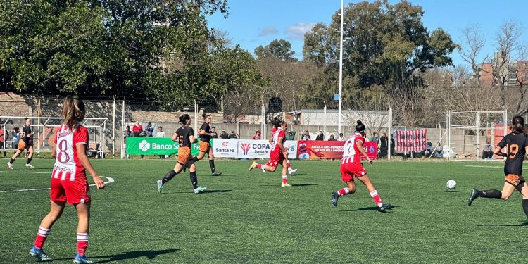 Las chicas de Unión tropezaron en la primera final de la Copa Santa Fe