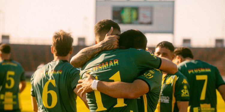 Goleó Aldosivi y recuperó terreno en la zona de Colón