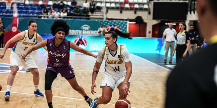 Basquet: Argentina es finalista del sudamericano femenino, le ganó a Venezuela y jugará ante Brasil