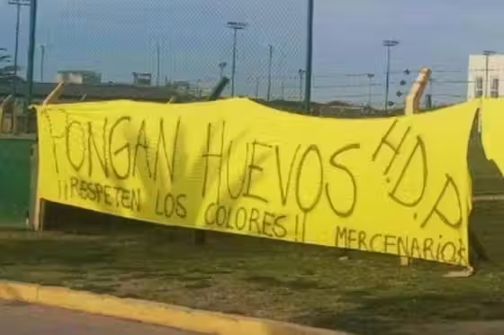 Clima caliente de Aldosivi que lleva seis sin ganar en la PN