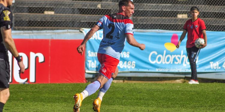 Agónica igualdad de Brown de Adrogué previo a visitar a Colón