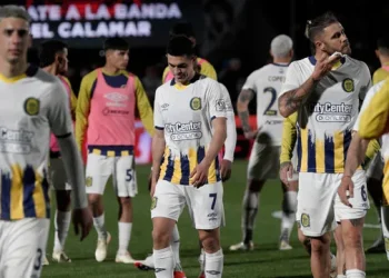 Gonzalo Belloso se reunió con el plantel de Central tras la derrota ante Platense