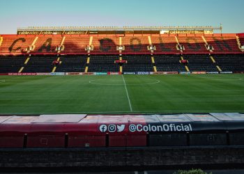 A Colón le embargaron las cuentas por un millonario juicio laboral