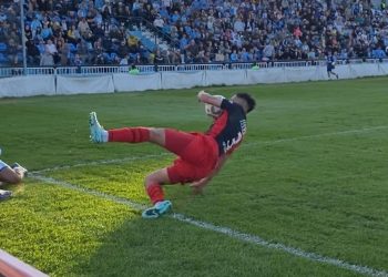 Talpone: «El línea dice que no ve penal y el árbitro no confirma que lo ve»