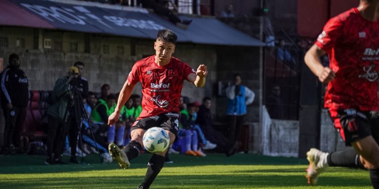 Defensores de Belgrano, otro que alcanzó la línea de Colón