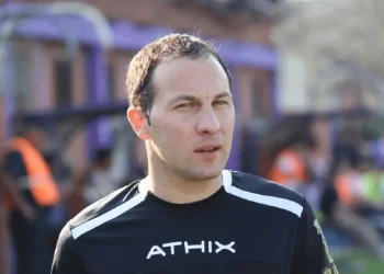Árbitro confirmado para la visita de Colón a Almagro por la Primera Nacional