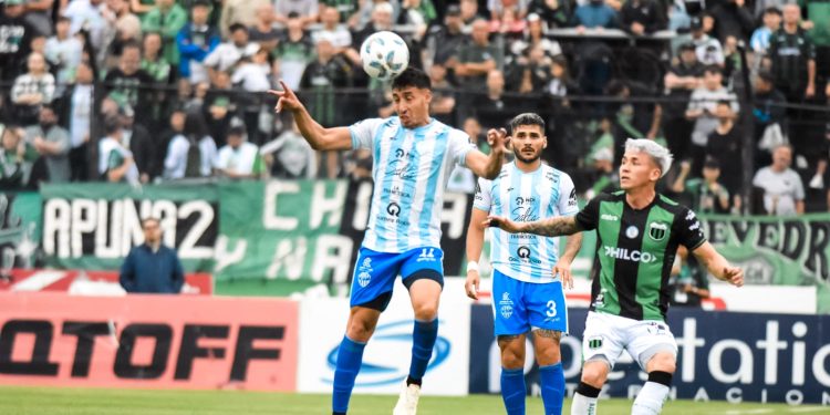 Nueva Chicago se afirma en la cima de la zona de Colón