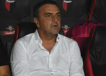 Este lunes Colón presentaría a Osella como nuevo DT