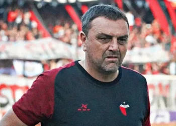 «Esta institución es muy grande y tiene que pelear, la historia es así»