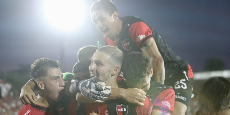 Newells volvió a ganar en el Parque, y se ilusiona con la Sudamericana