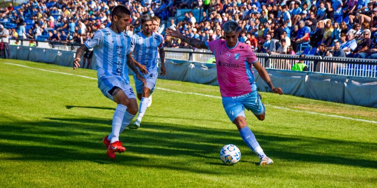 Temperley y Gimnasia (S) no se sacaron diferencias en el Beranger