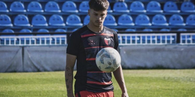 Colón oficializó el parte médico de Brian Farioli