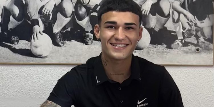 Zahir Yunis firmó su primer contrato profesional con Colón