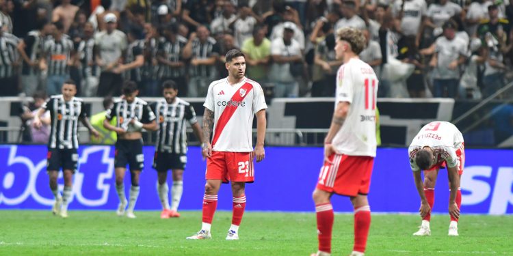 Golpazo para River en Brasil: fue goleado ante Mineiro, y depende de un milagro para avanzar a la final
