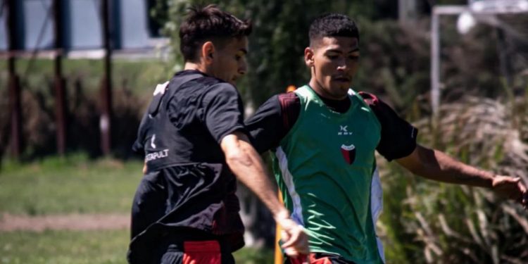 Colón hizo fútbol este miércoles: mirá el equipo que paró Osella