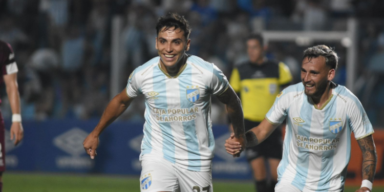 Atlético Tucumán venció a Lanús de Ricardo Zielinski