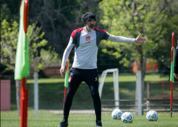 Las dudas de Eduardo Domínguez con el 9