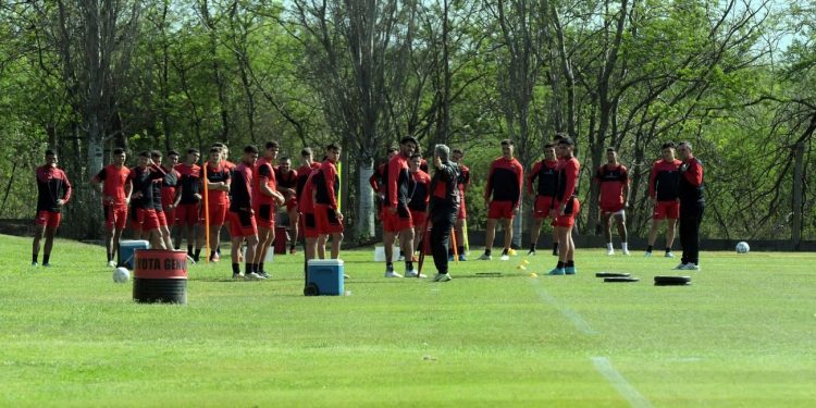 Colón armó la logística para ir a ganar a Chaco