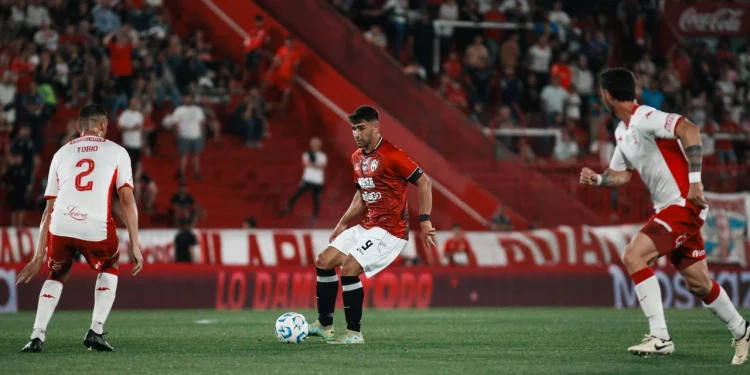 Huracán insistió de principio a fin, pero no pudo con Central Córdoba