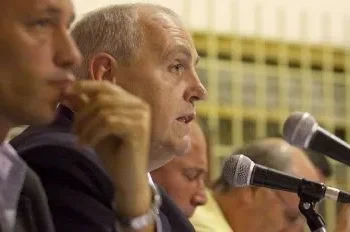 «Vendieron por más de 20 millones y ven como otros llegan a finales»