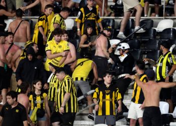 Imágenes que se repiten: incidentes en Brasil con la policía y los hinchas de Peñarol