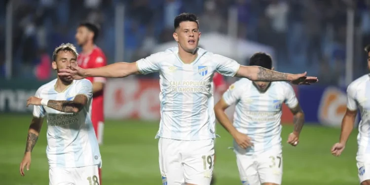 En un partidazo, Atlético Tucumán le ganó a Huracán y le privó al Globo de compartir la punta con Vélez