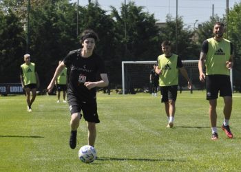 Spreen tuvo su primer entrenamiento con Deportivo Riestra