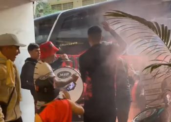 Banderazo Sabalero en Buenos Aires previo al duelo ante All Boys