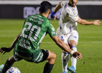Boca rompió la mala racha de visitante, le ganó a Sarmiento y quedó a cinco puntos de la Libertadores