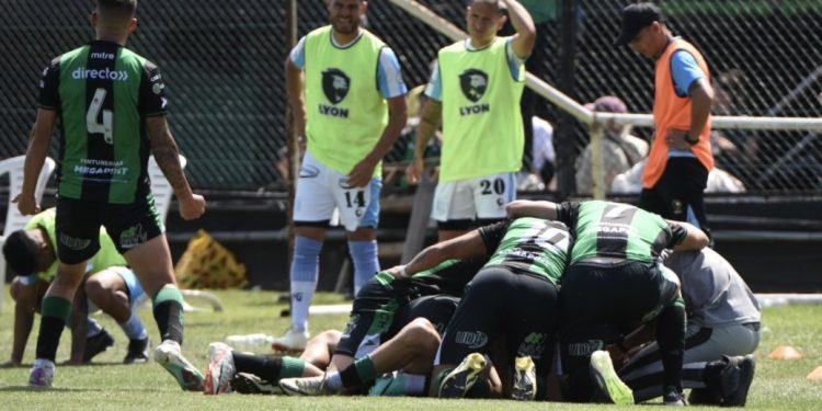 Nueva Chicago mantiene la ilusión: Empató y sigue en el Reducido