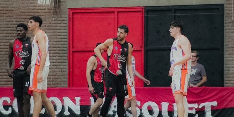 Colón festejó por primera vez de local en la temporada