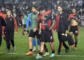 «El equipo murió de pie, hay que volver a intentarlo el año que viene»