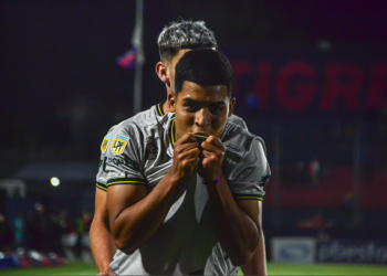 Categórica y aplastante victoria de Defensa y Justicia ante Tigre, que sueña con meterse en copas