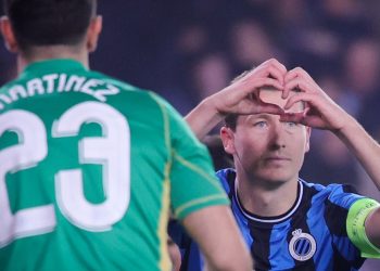 Se terminó el invicto de Emiliano Martínez: Aston VIlla cayó ante Brugge en Champions League