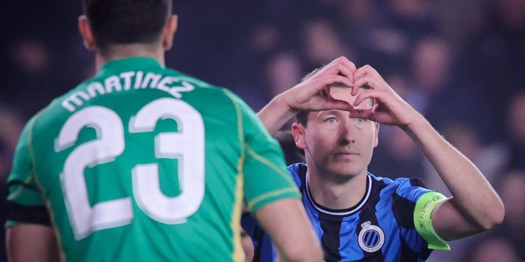 Se terminó el invicto de Emiliano Martínez: Aston VIlla cayó ante Brugge en Champions League
