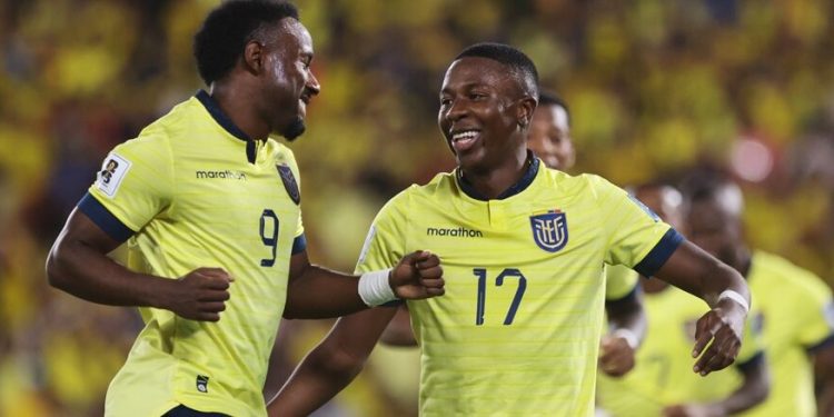 Ecuador goleó a Bolivia y de la mano de Becaccece se acerca a la próxima Copa del Mundo