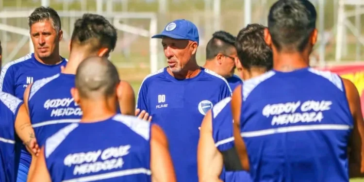 Godoy Cruz tiene en carpeta a un DT que apuntó Colón