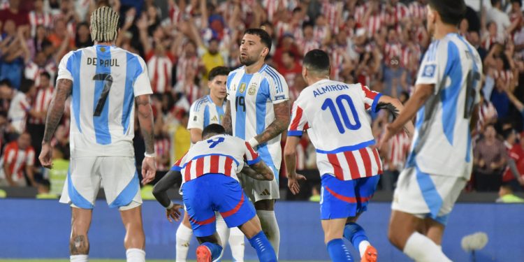 Argentina perdió con Paraguay: falló Scaloni en la idea y nunca le pudo encontrar la vuelta al plan de Alfaro