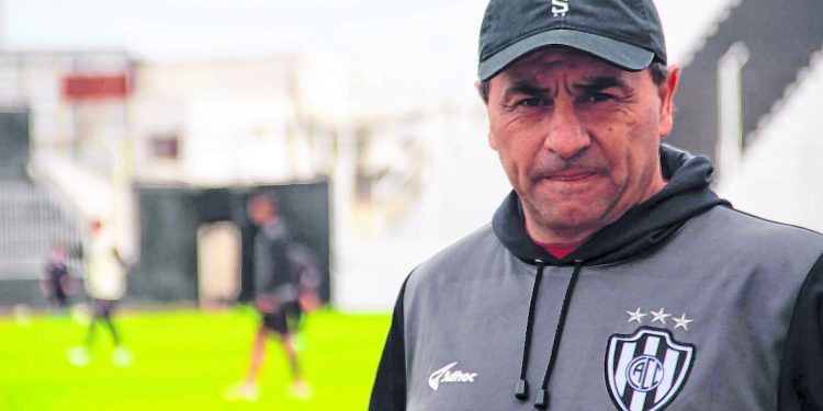 Coleoni: «Tuve llamados con la característica 342»