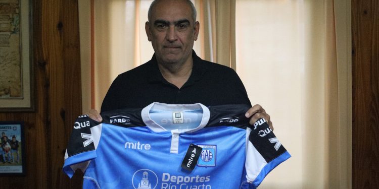 Iván Delfino quiere a un jugador de Colón para su Estudiantes