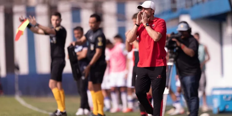 Minella se hará cargo de Colón hasta la designación del nuevo DT