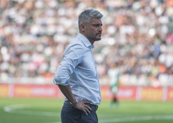 Banfield anunció la salida de Gustavo Munúa
