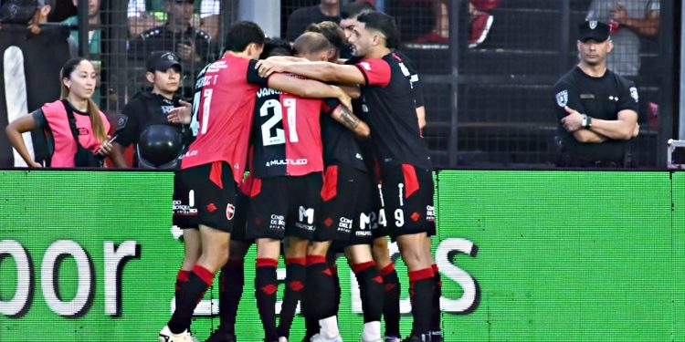 Newells ganó después de seis fechas, y toma un poco de oxigeno
