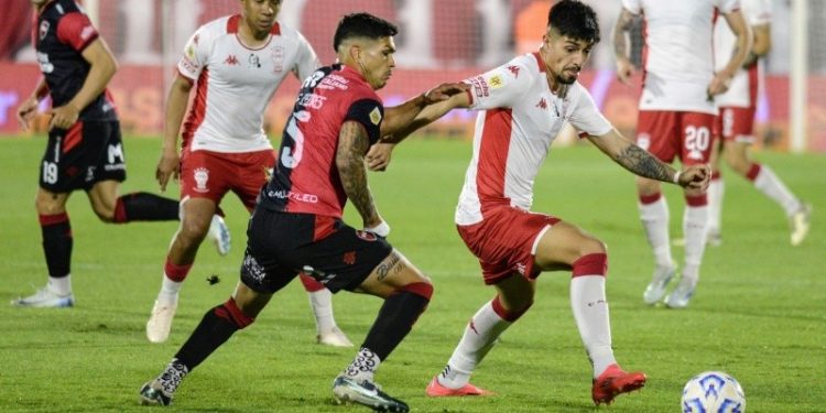 Huracán le dio otro golpe a Newells, y comparte la punta junto con Vélez