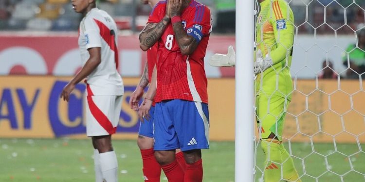 Perú y Chile empataron en el Clásico del Pacífico: un 0 a 0 que los califica de cuerpo entero