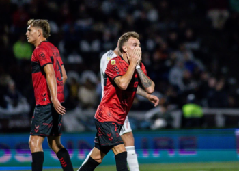 Por un fallo arbitral de Fernando Espinoza, Platense se conformó con un empate con sabor a nada: 0 a 0 ante Riestra