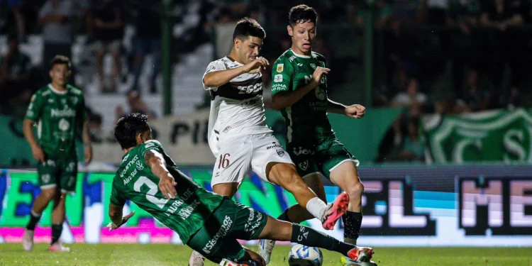 No hay mal que dure 100 años: Sarmiento volvió al triunfo después de ¡16 partidos!