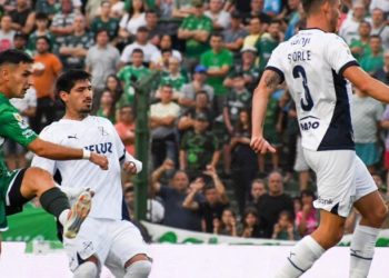 Independiente empató y se llevó un empate que lo deja en la cuerda floja por la Sudamericana