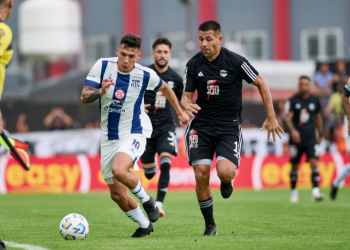 Talleres empató ante Riestra y no pudo acercarse a Vélez