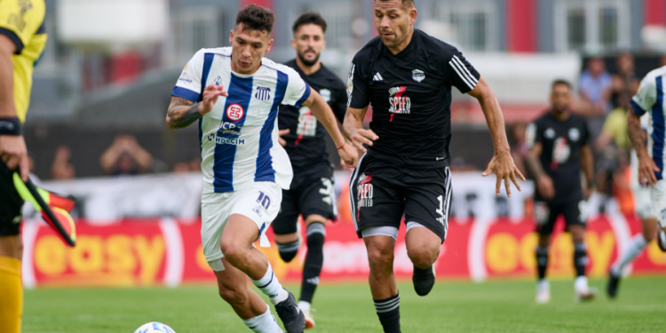 Talleres empató ante Riestra y no pudo acercarse a Vélez